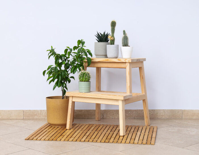 11 DIY Outdoor Plant Stands To Show Off Your Plants